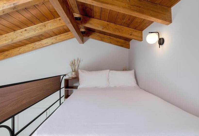 בית מלון כפרי Naiades The Residence Ioannina Castle