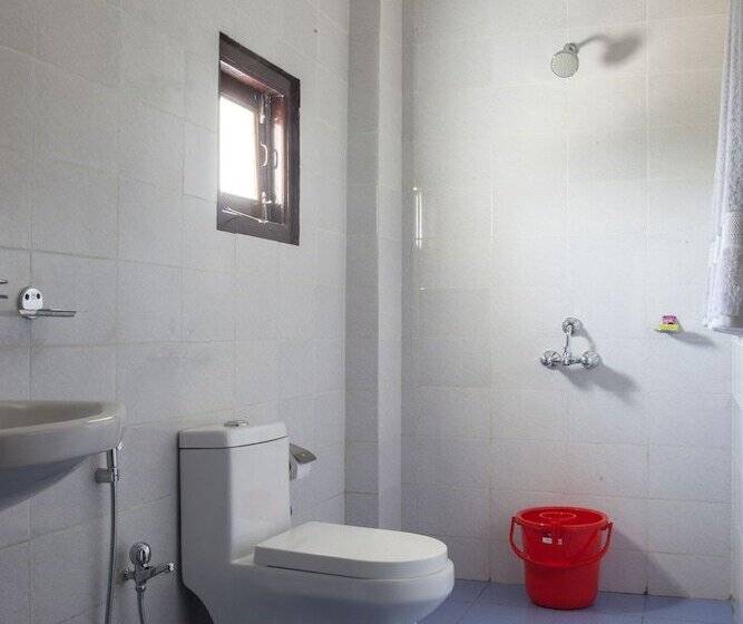 هتل Rains Inn Eco