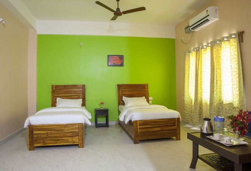 هتل Rains Inn Eco