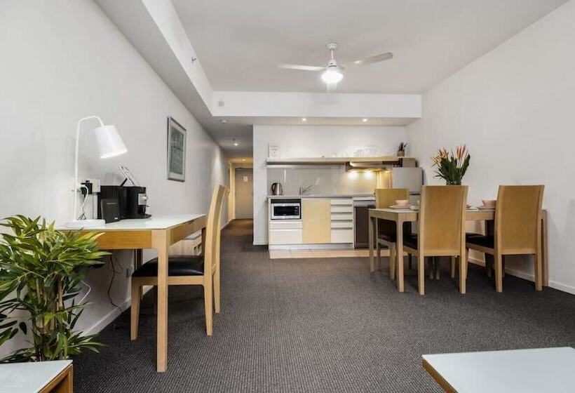 هتل Signatures On Knuckey