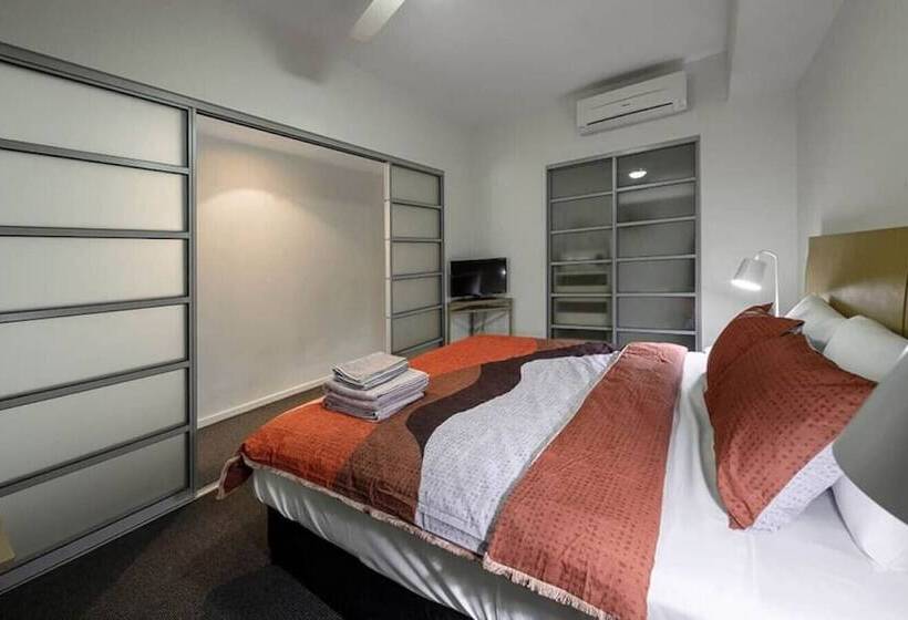 ホテル Signatures On Knuckey