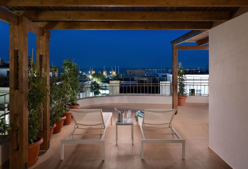 ホテル The 12th City