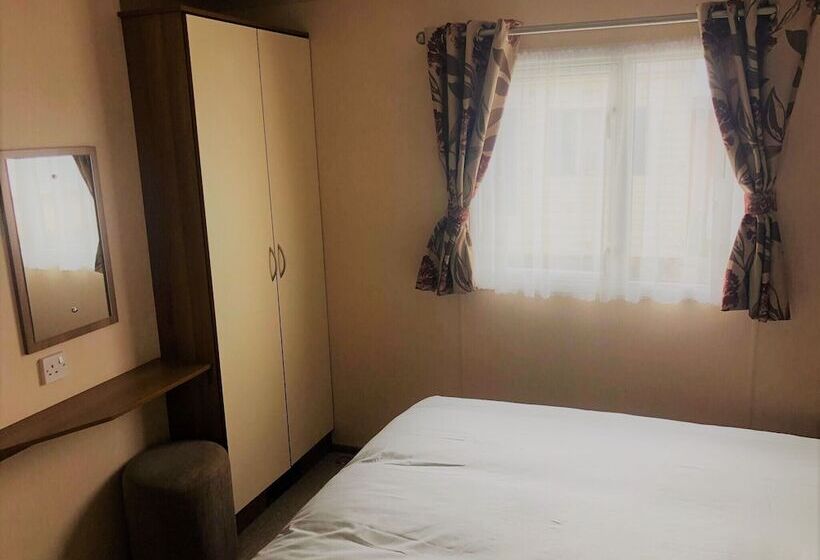 Отель The Chase Holiday Park