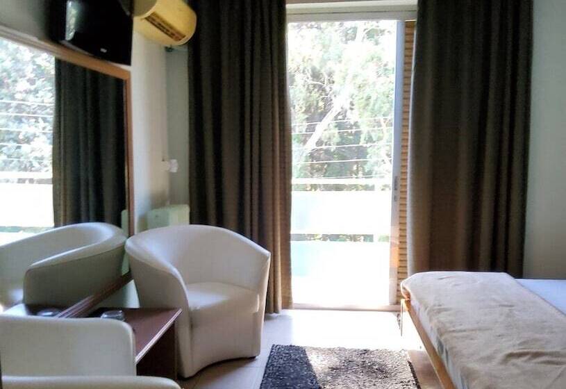 בית מלון כפרי Tivoli