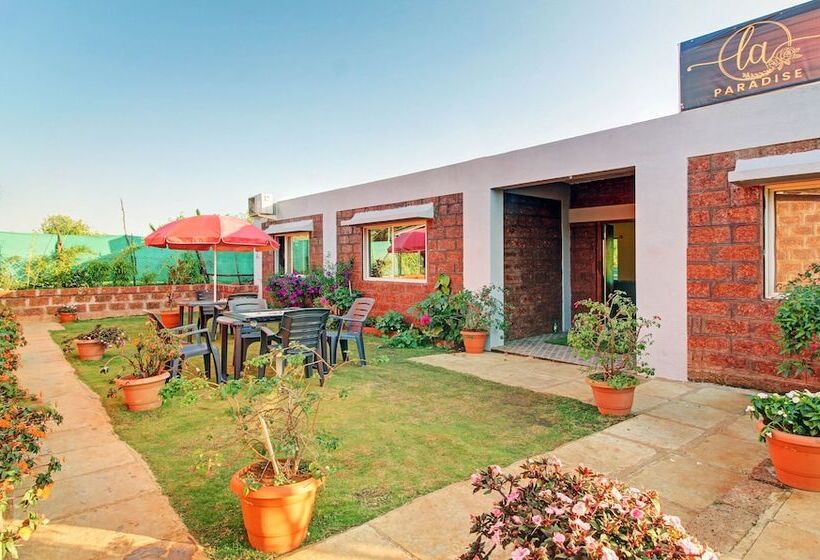 فندق Treebo La Paradise