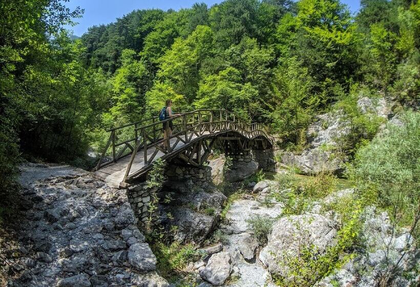 Отель Unedo All Seasons