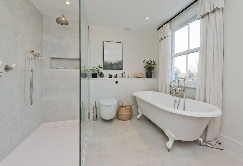 Interior Designed House With Garden In North West London By Underthedoormat