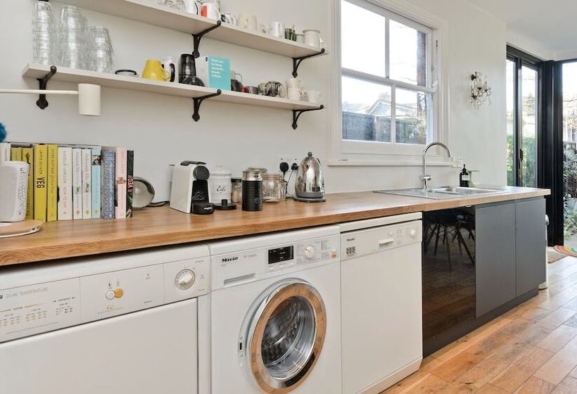 Interior Designed House With Garden In North West London By Underthedoormat