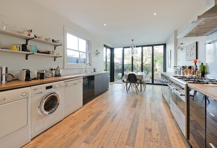 Interior Designed House With Garden In North West London By Underthedoormat