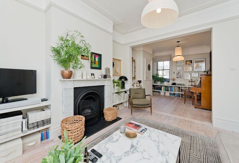 Interior Designed House With Garden In North West London By Underthedoormat