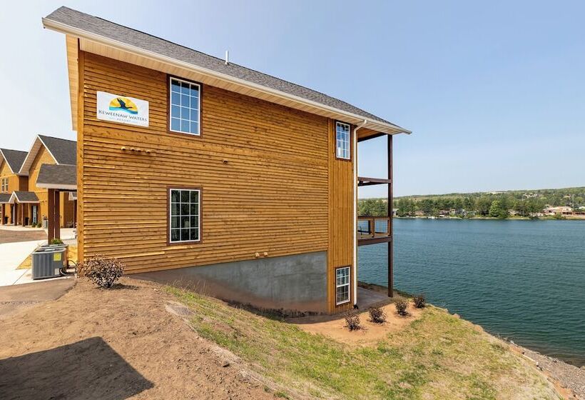 Keweenaw Waters Resort