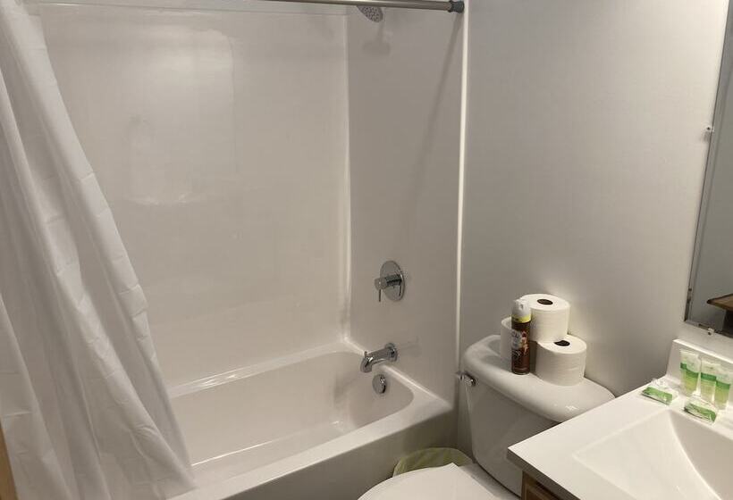 Keweenaw Waters Resort