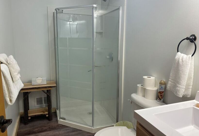 Keweenaw Waters Resort