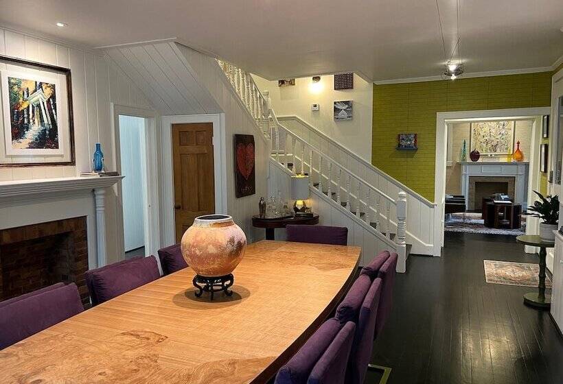 La Pension Nacogdoches