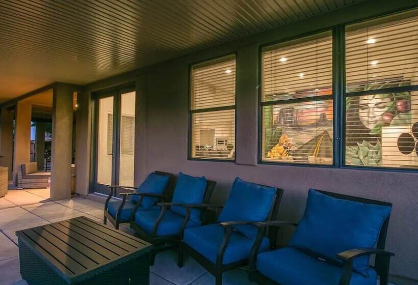 Luxe 4 Bdrm W/pool And Spa On Golf Course Lot!