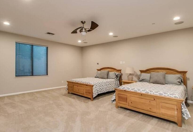 Luxe 4 Bdrm W/pool And Spa On Golf Course Lot!