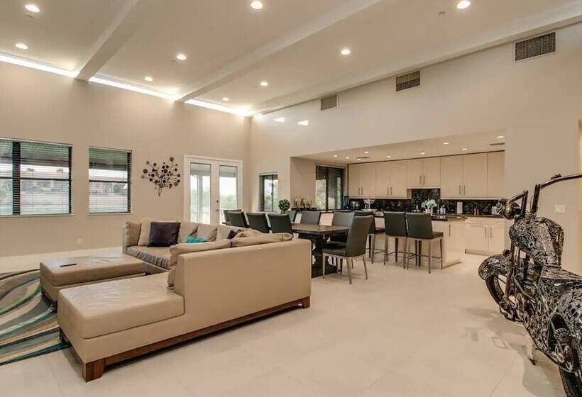 Luxe 4 Bdrm W/pool And Spa On Golf Course Lot!