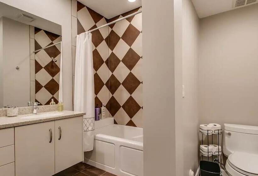 Luxe 4 Bdrm W/pool And Spa On Golf Course Lot!