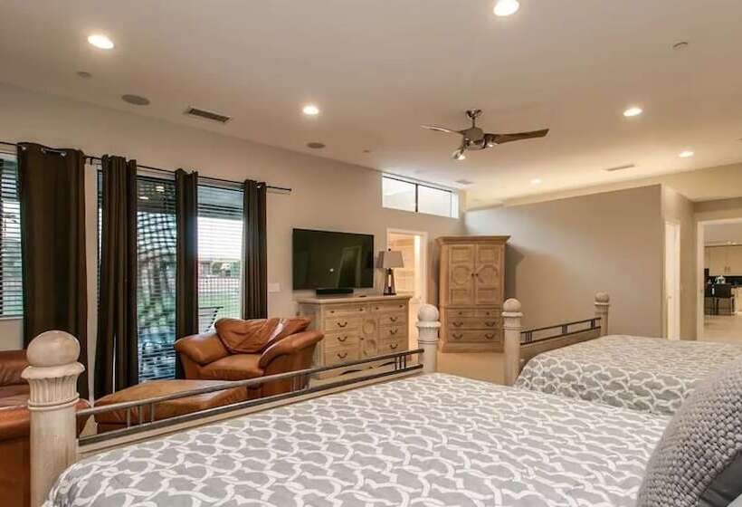 Luxe 4 Bdrm W/pool And Spa On Golf Course Lot!