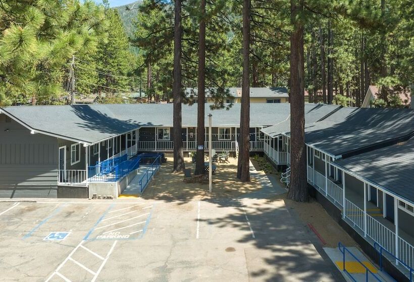 מוטל Adventure Lodge