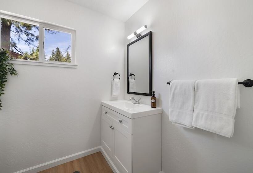 מוטל Adventure Lodge