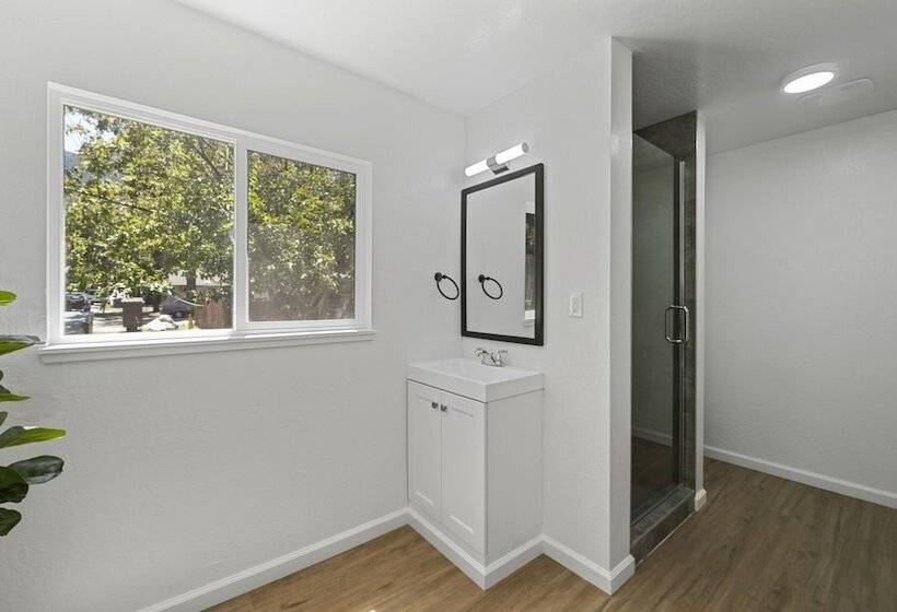 מוטל Adventure Lodge