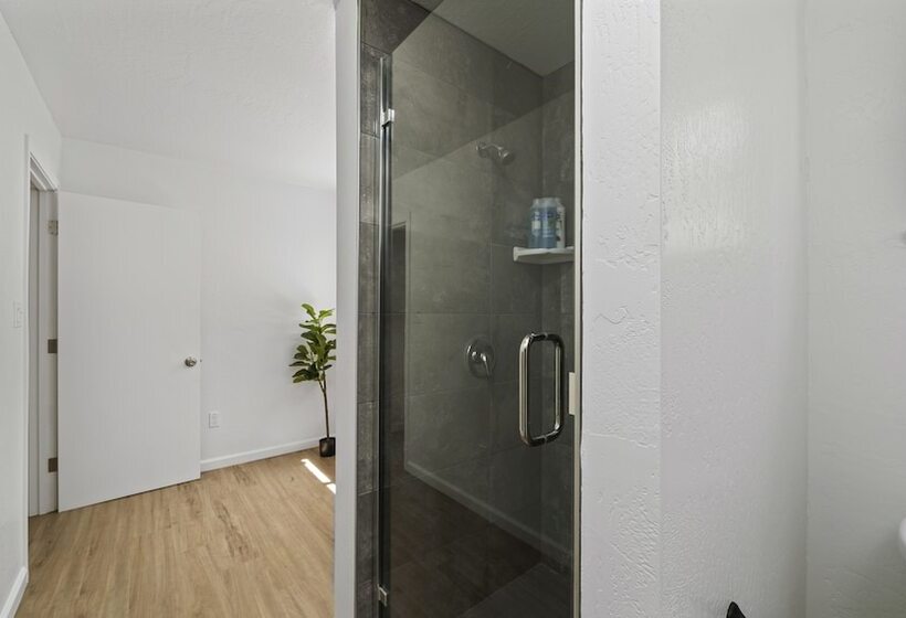 מוטל Adventure Lodge