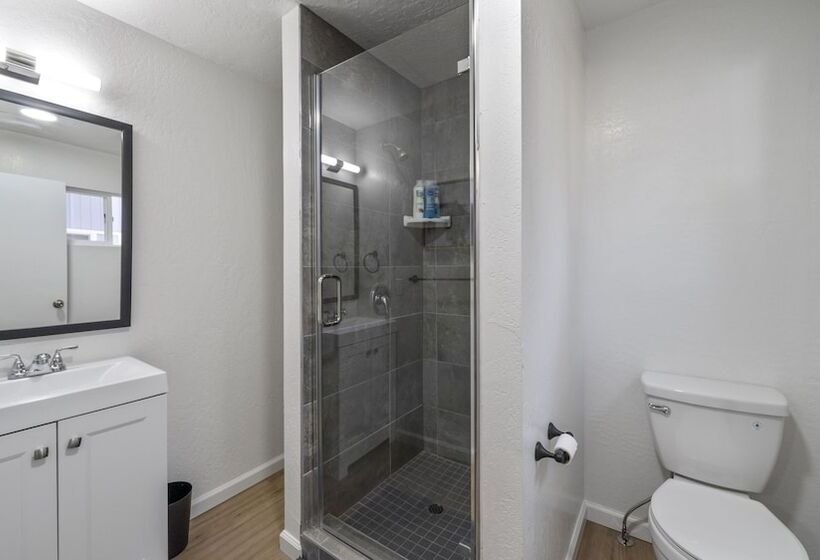 מוטל Adventure Lodge