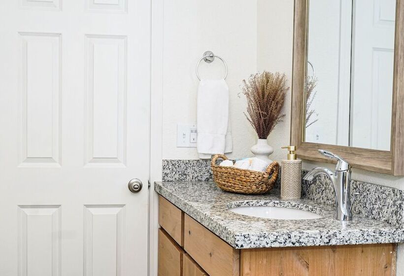 מוטל Adventure Lodge