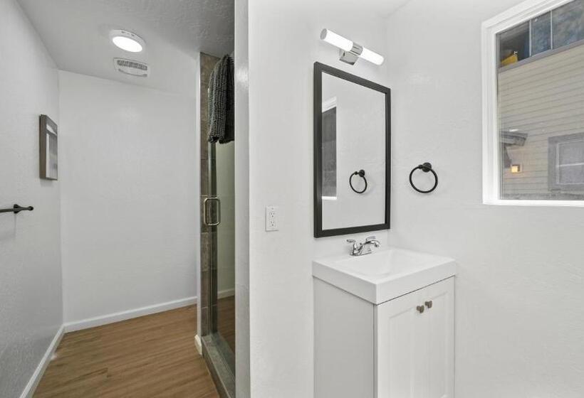 מוטל Adventure Lodge