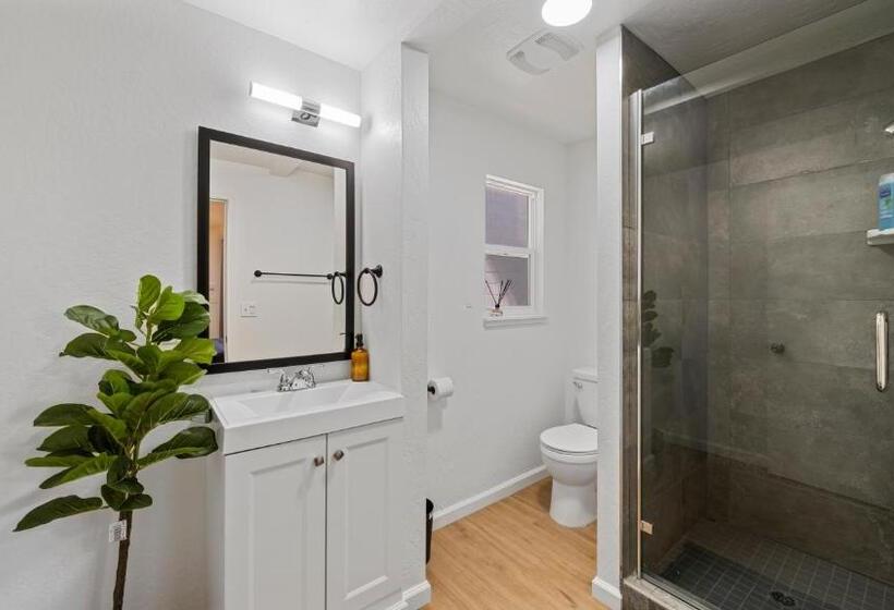 מוטל Adventure Lodge