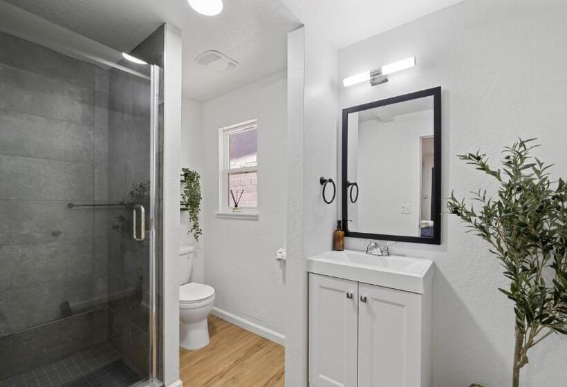 מוטל Adventure Lodge