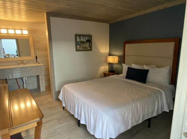 فندق على الطريق American Inn