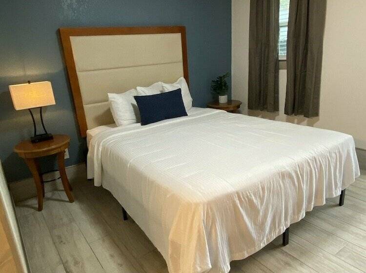 فندق على الطريق American Inn