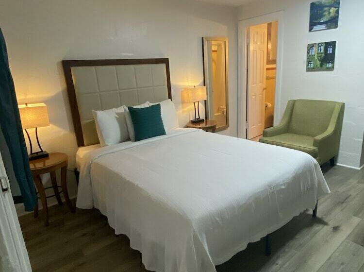 فندق على الطريق American Inn