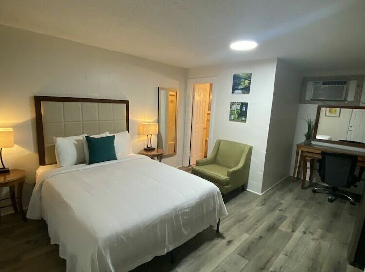 فندق على الطريق American Inn