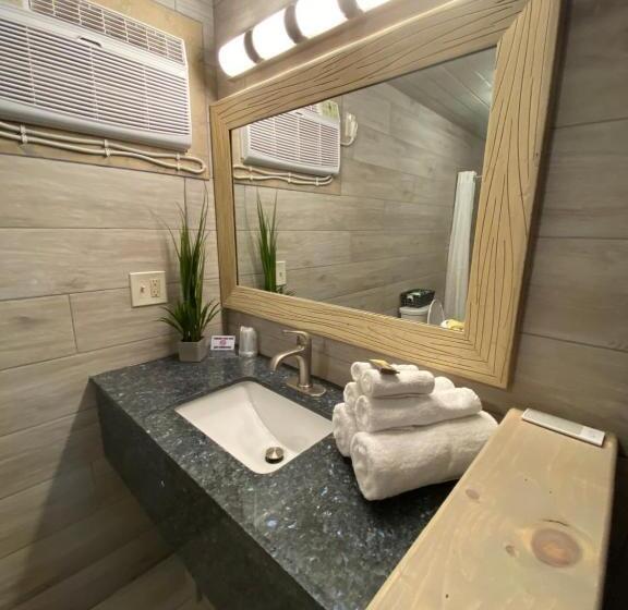 فندق على الطريق American Inn