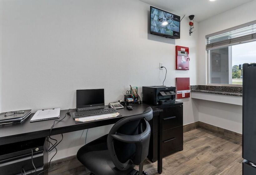 汽车旅馆  Extended Stay Gun Barrel City