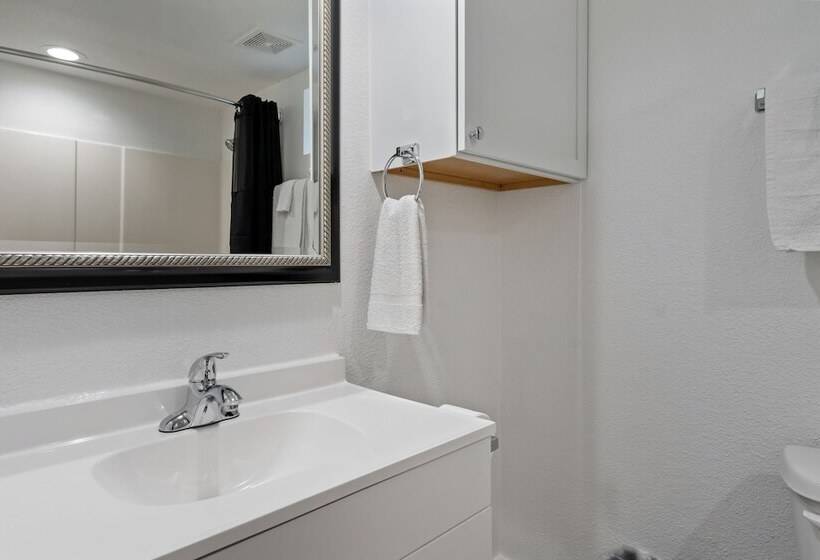 汽车旅馆  Extended Stay Gun Barrel City