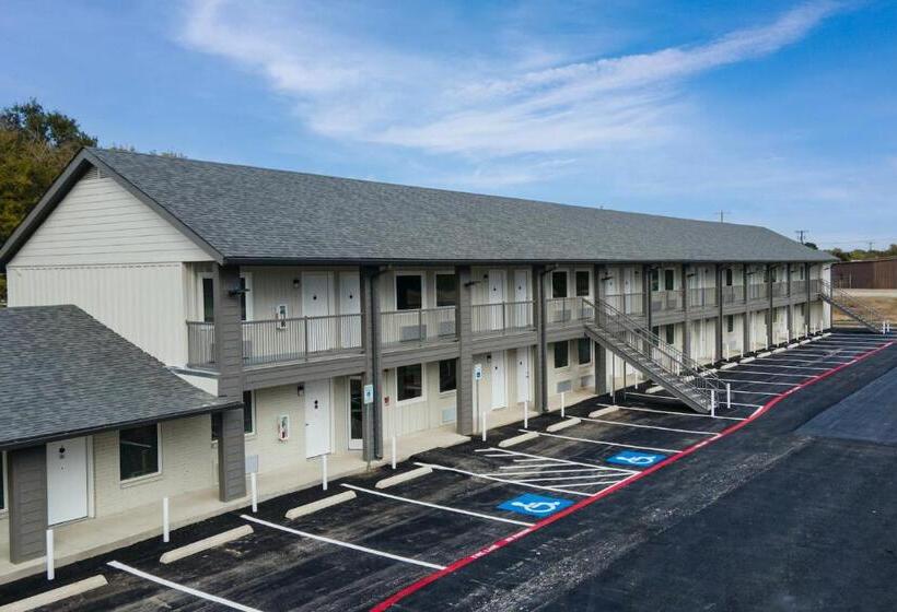 汽车旅馆  Extended Stay Gun Barrel City