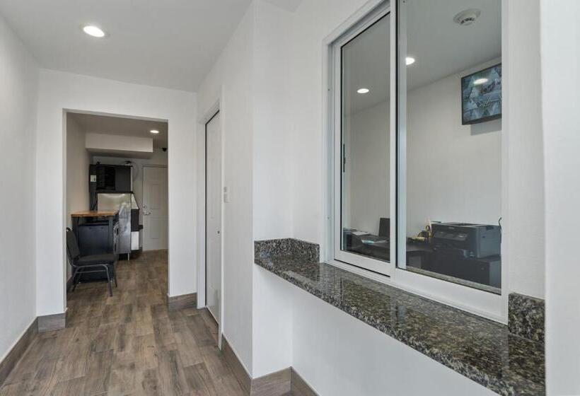 모텔 Extended Stay Gun Barrel City