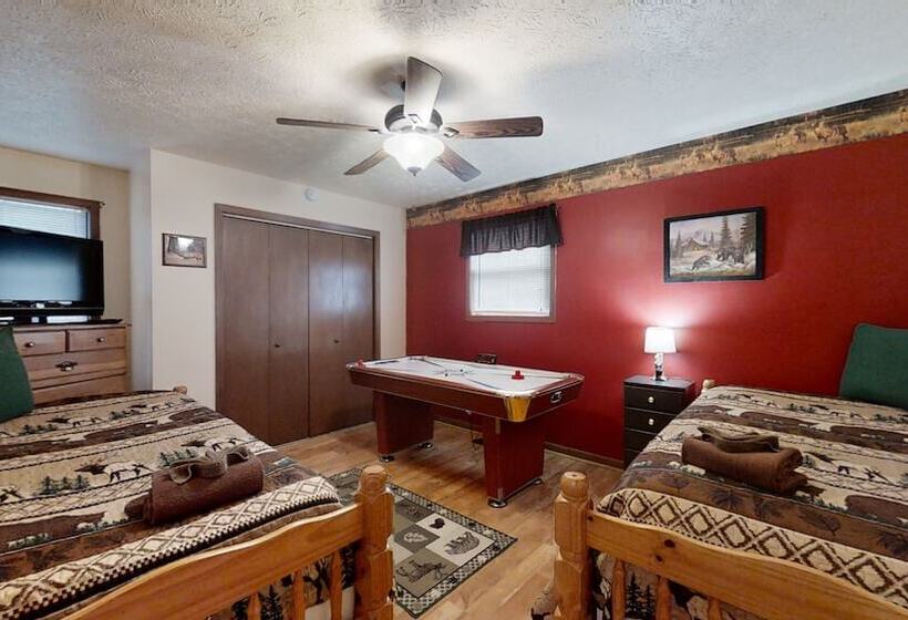 Mountaintop Hideaway