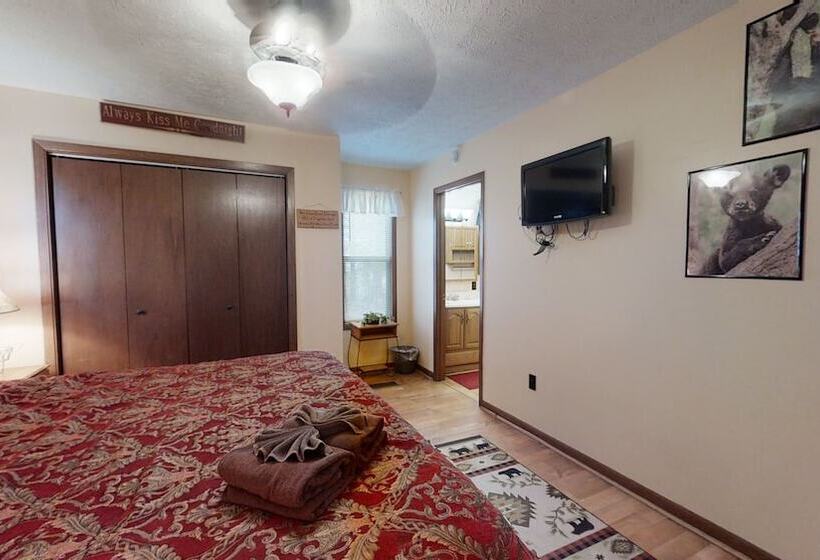 Mountaintop Hideaway