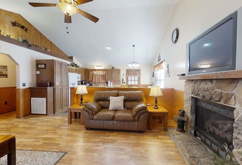 Mountaintop Hideaway