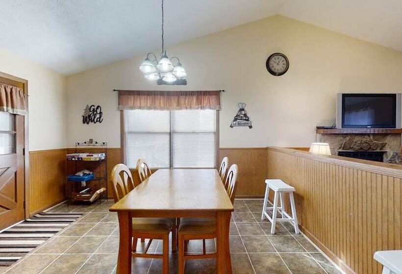 Mountaintop Hideaway