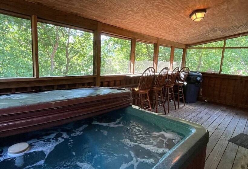 Mountaintop Hideaway