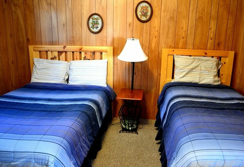 Nitschke S Northern Resort   Cabin #7