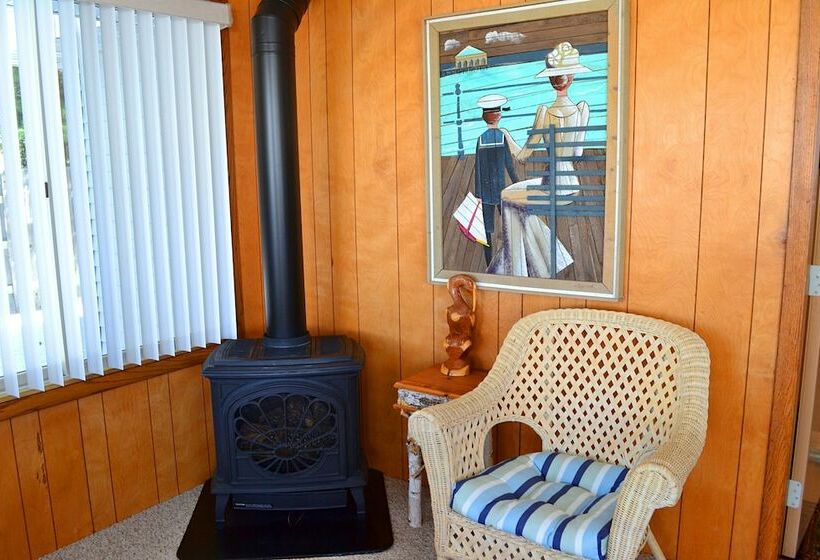 Nitschke S Northern Resort   Cabin #7