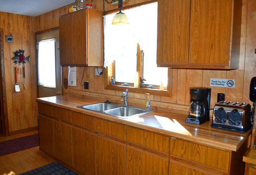 Nitschke S Northern Resort   Cabin #7