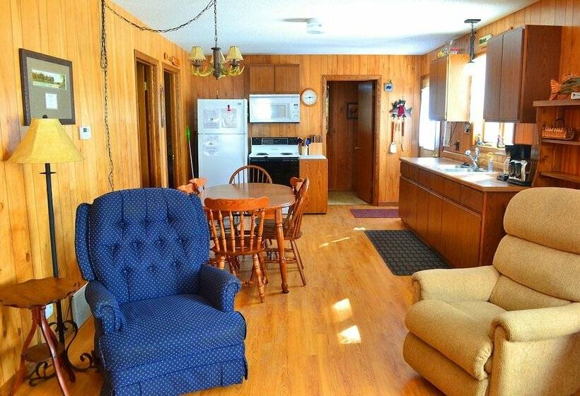 Nitschke S Northern Resort   Cabin #7
